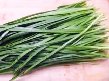 Make Chives and pork pot stickers step 3