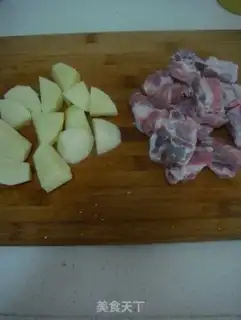 Make Spicy pork ribs pot rice step 1
