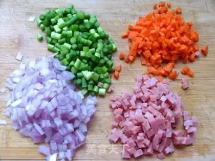 Make Golden straw hat rice with egg dumplings step 1