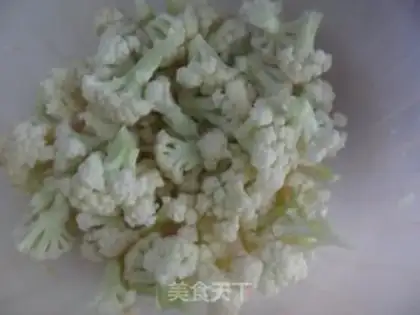 Make stir-fried cauliflower with ham step 0