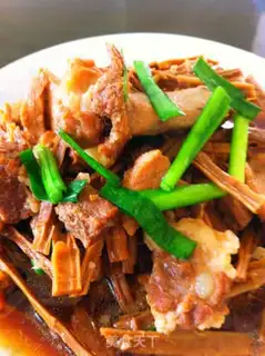 Make Stewed pork ribs with dried bamboo shoots step 6