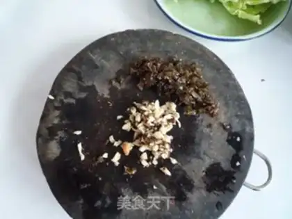 Make Steamed cabbage meat roll step 2