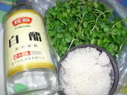 Make Delicious and fragrant radish seedlings step 0