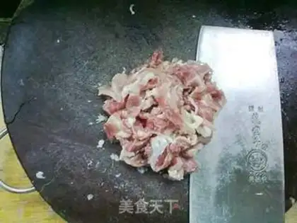 Make Stir fried pork slices with beans step 1