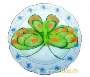 Make Sweet and sour cucumber flower butterfly step 7