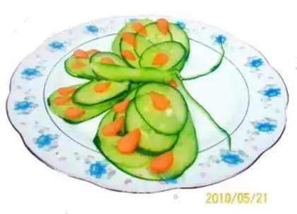 Make Sweet and sour cucumber flower butterfly step 9