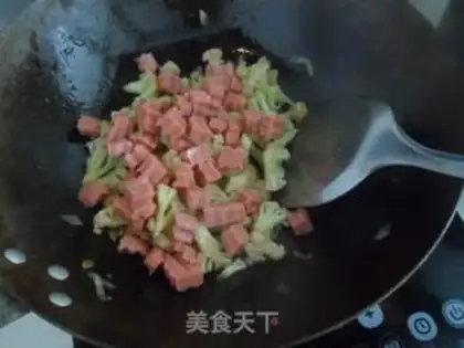 Make stir-fried cauliflower with ham step 7