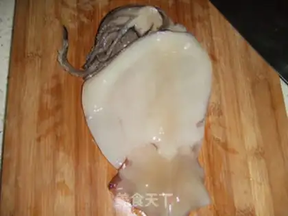 Make Chop pepper shredded squid step 1