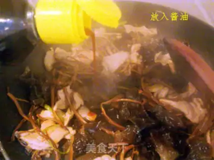 Make Meat slices with tea tree mushrooms and fried fungus step 12