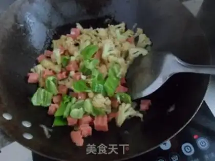 Make stir-fried cauliflower with ham step 8