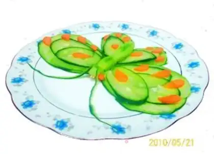Make Sweet and sour cucumber flower butterfly step 12