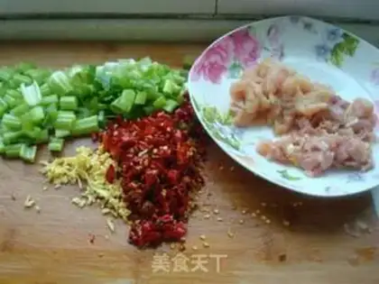 Make Fried rice noodles with chicken step 3