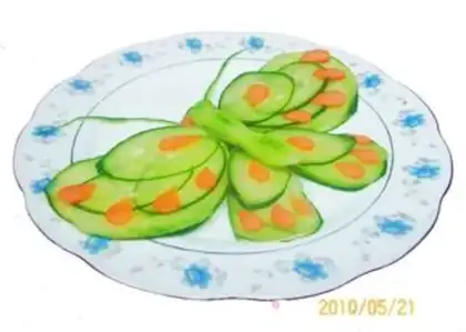 Make Sweet and sour cucumber flower butterfly step 13