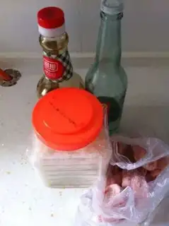 Make Three cups of chicken wings step 0