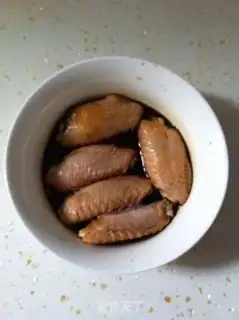 Make Three cups of chicken wings step 1