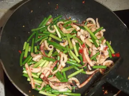 Make Chop pepper shredded squid step 5