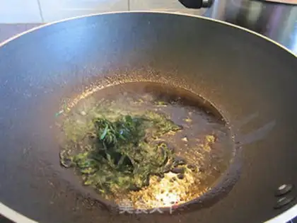Make stir-fried eggplant with perilla, garlic, and black bean sauce step 3