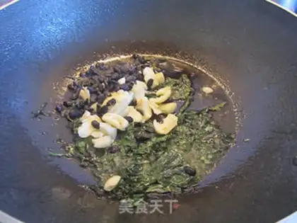Make stir-fried eggplant with perilla, garlic, and black bean sauce step 4