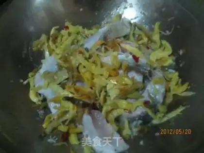 Make Braised fish with pickled mustard step 3
