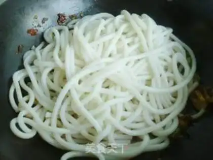 Make Fried rice noodles with chicken step 9