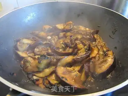 Make stir-fried eggplant with perilla, garlic, and black bean sauce step 7