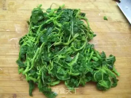 Make Wild vegetable meat wonton step 1