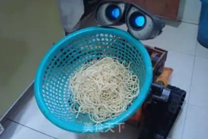 Make Stewed vegetable cold noodles step 1