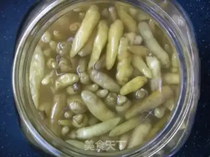 Make Fungus with pickled pepper step 0