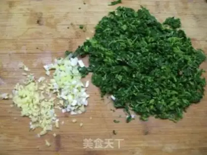 Make Wild vegetable meat wonton step 2