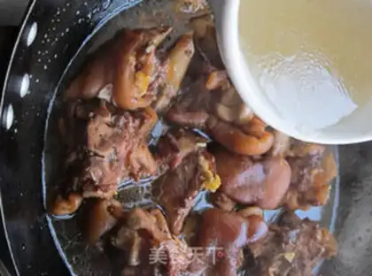 Make Sauce pig