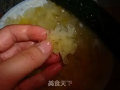 Make Tremella mixed with cucumber step 1