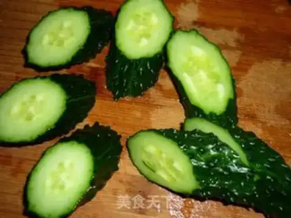 Make Tremella mixed with cucumber step 2