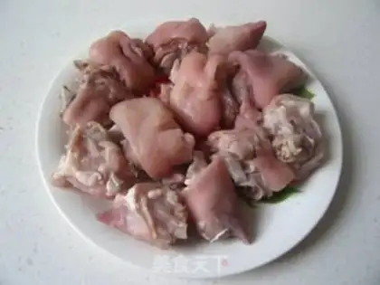 Make Stewed pork knuckles with soybeans step 5