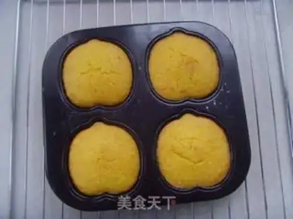 Make Zero-add pumpkin cupcakes step 5