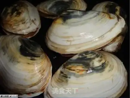 Make Roasted white mussel with garlic flavor step 0