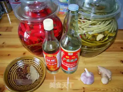 Make Laotan pickled pepper chicken feet step 3