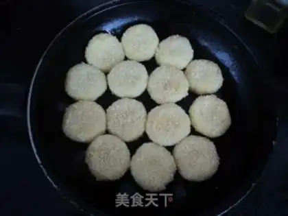 Make Pan-fried potato cake step 5