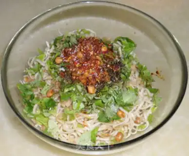 Make Chongqing cold noodles step 7