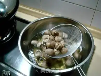 Make Stewed straw mushroom in oyster sauce step 4