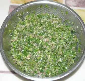 Make Chives and pork steamed buns step 1