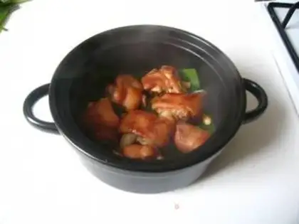 Make Stewed pork knuckles with soybeans step 13