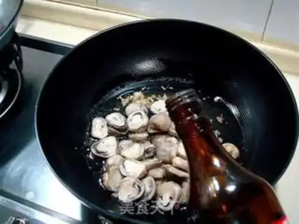 Make Stewed straw mushroom in oyster sauce step 6