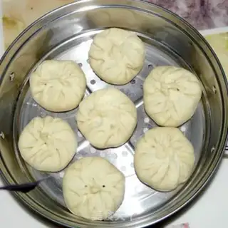 Make Chives and pork steamed buns step 6