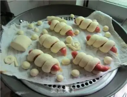 Make sausage bun step 10