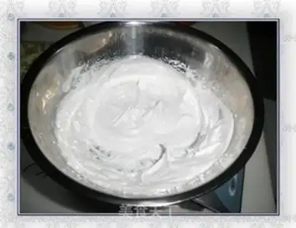 Make Qifeng cake roll with kumquat sauce step 0