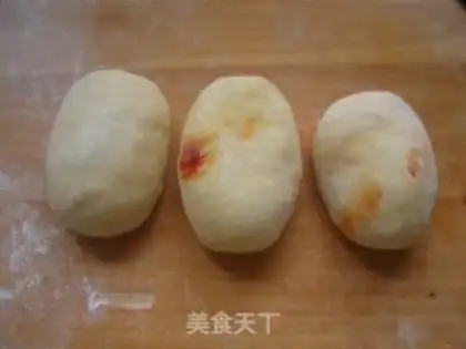 Make Chinese wolfberry salty toast step 4