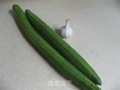 Make stir-fried garlic loofah step 0