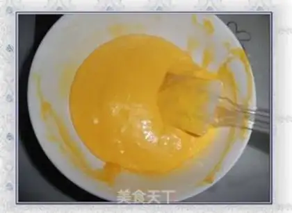 Make Qifeng cake roll with kumquat sauce step 2