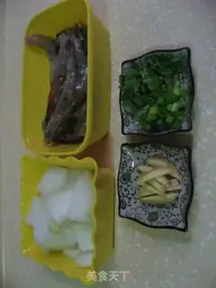Make Winter melon and shrimp soup step 0