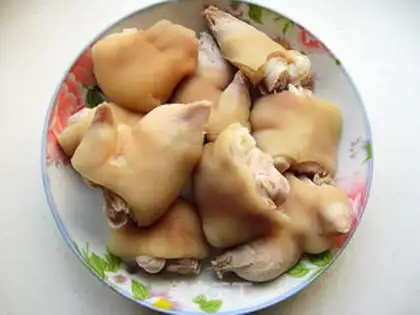 Make fermented bean trotters step 1